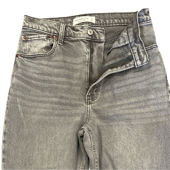 Abercrombie & Fitch Curve Love 90s Straight Ultra High Rise Jeans Gray Size 27 - Picture 4 of 10
